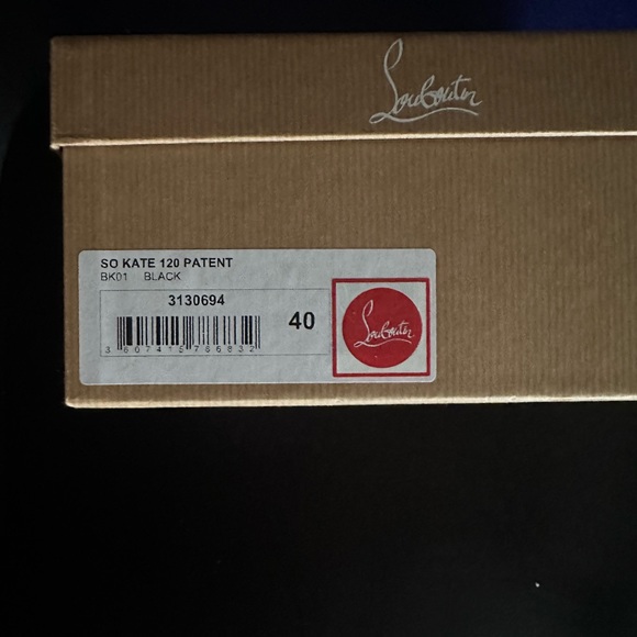 Like new, worn 2x. Box dust covers & taps included. Signs of wear at the point. - Picture 2 of 15